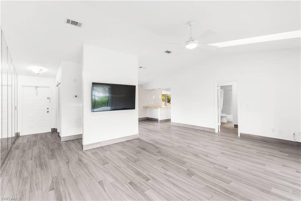 Naples, FL 34105,3207 HORSE CARRIAGE WAY #4012