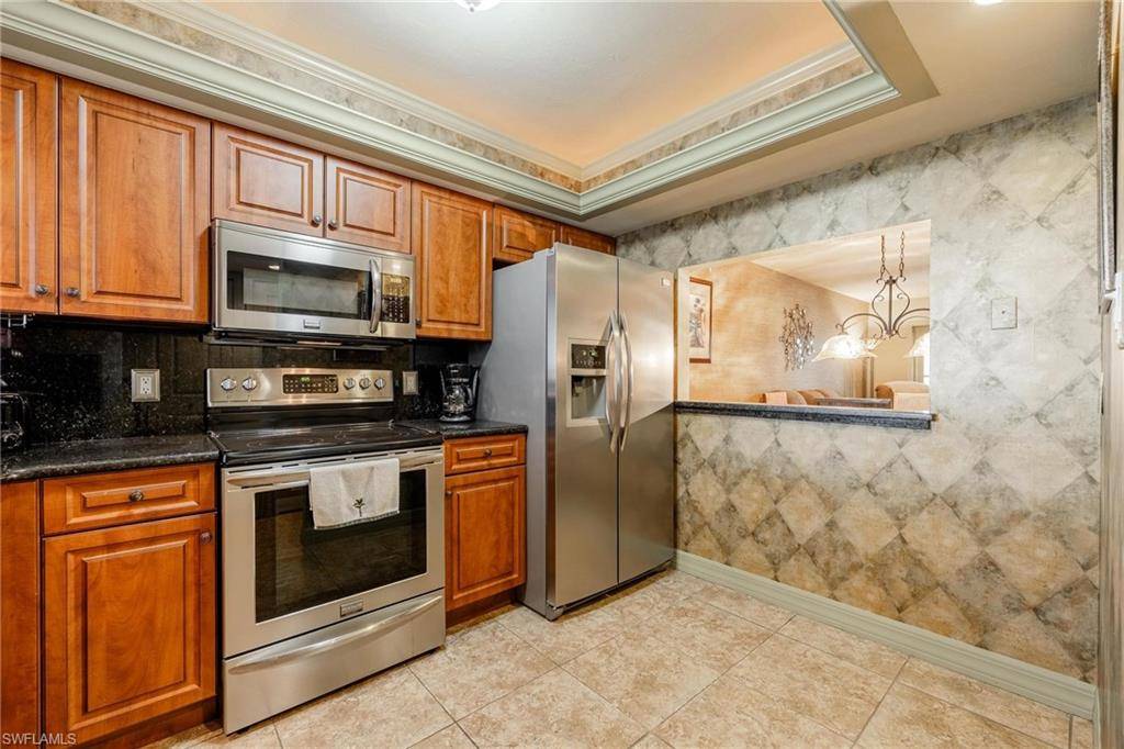 Fort Myers, FL 33901,2121 Collier AVE #316
