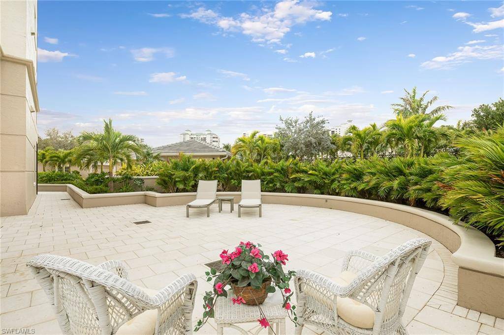 Naples, FL 34108,8960 Bay Colony DR #104