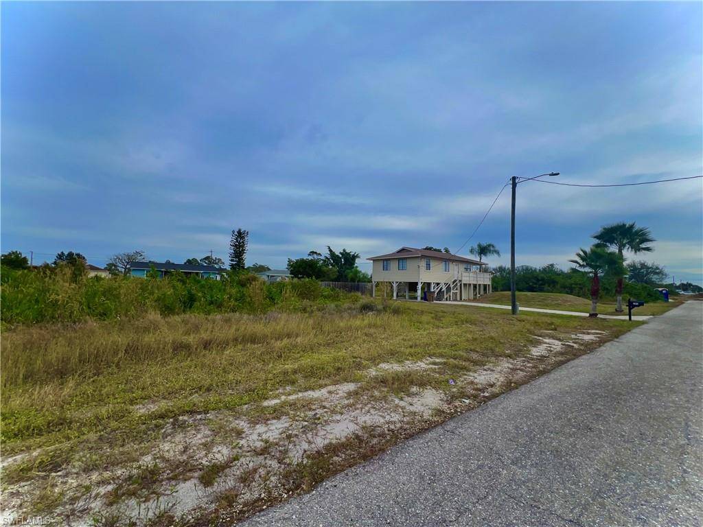 Lehigh Acres, FL 33976,2906 18th ST SW