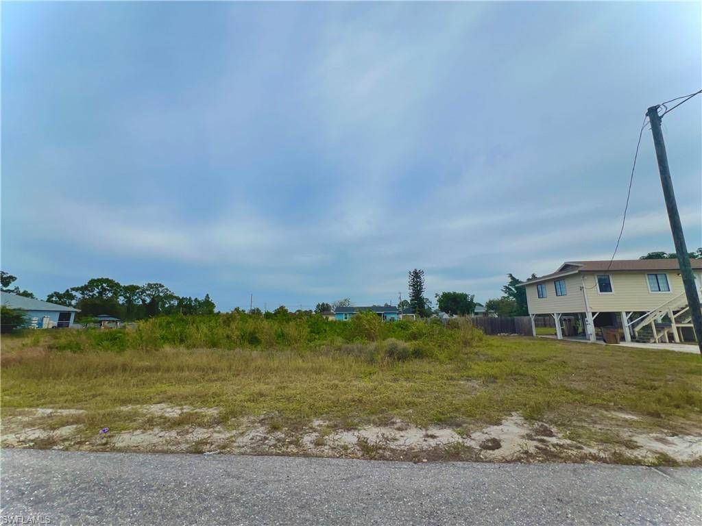 Lehigh Acres, FL 33976,2906 18th ST SW