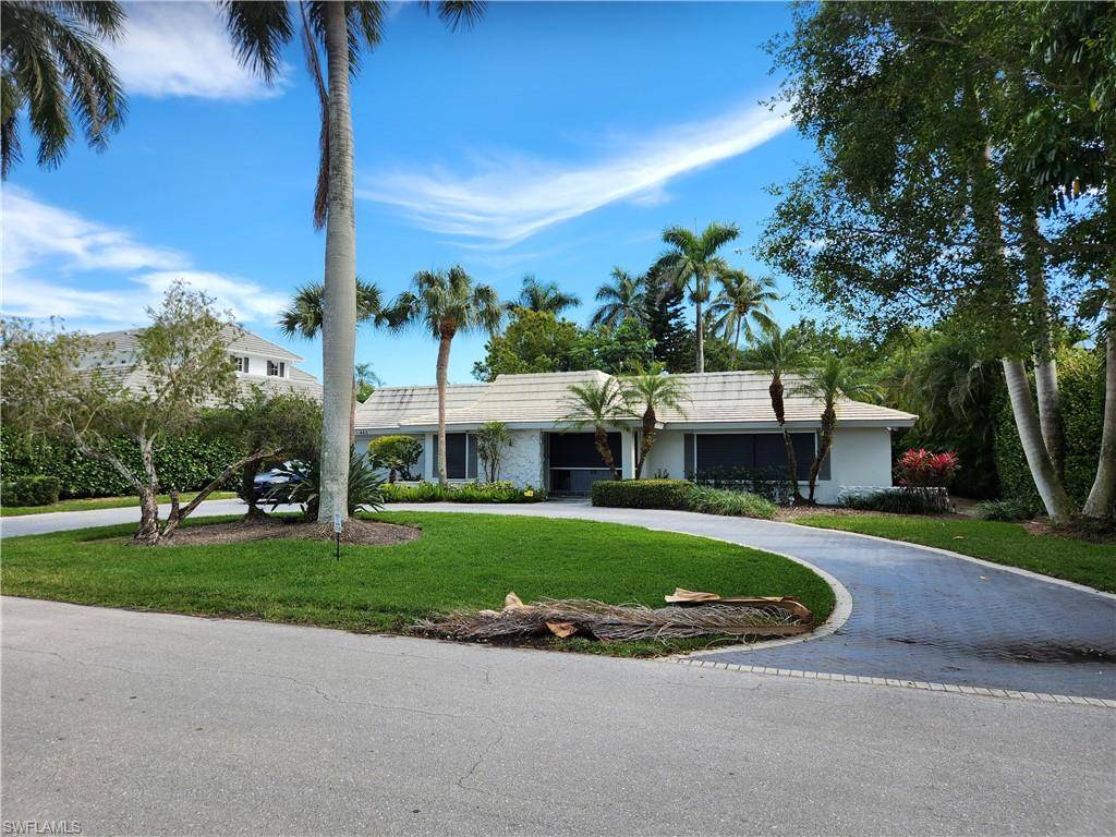 Naples, FL 34103,462 Putter Point DR