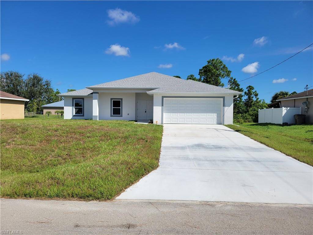 Lehigh Acres, FL 33974,109 plainview ST