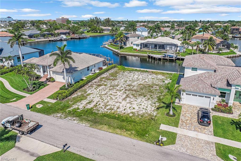 Marco Island, FL 34145,459 Waterleaf CT