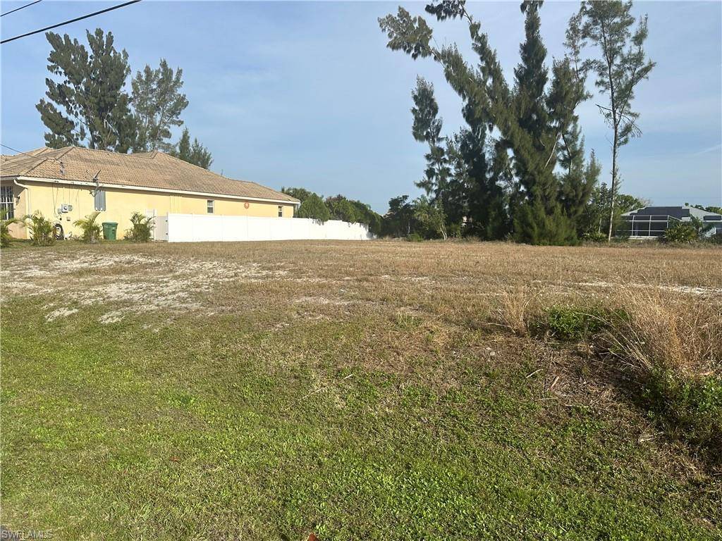 Cape Coral, FL 33990,149 SE 21st ST