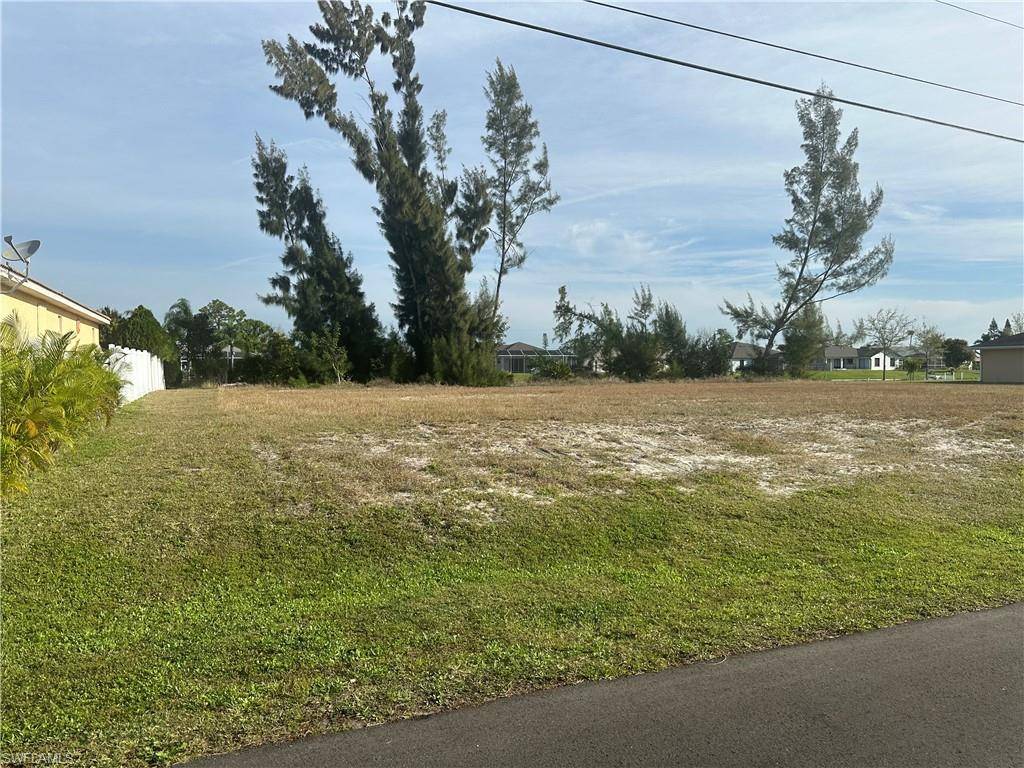 Cape Coral, FL 33990,149 SE 21st ST