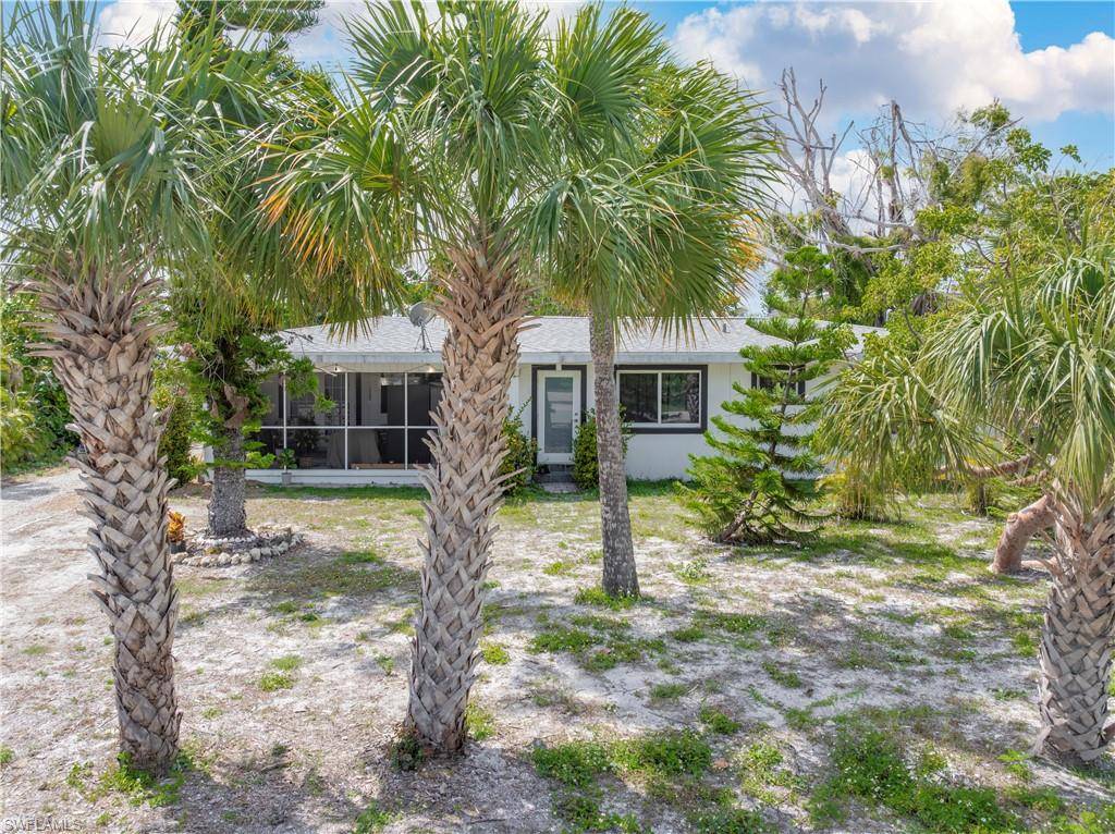 Sanibel, FL 33957,1133 Schooner PL