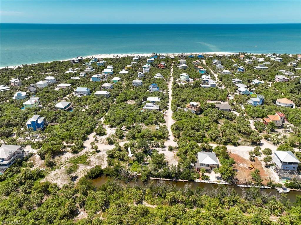 Upper Captiva, FL 33924,671 Rum RD