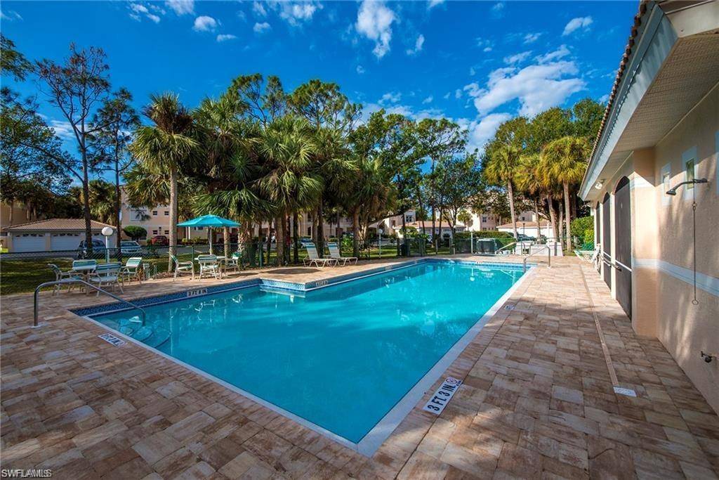 Naples, FL 34105,1070 Woodshire LN #E204