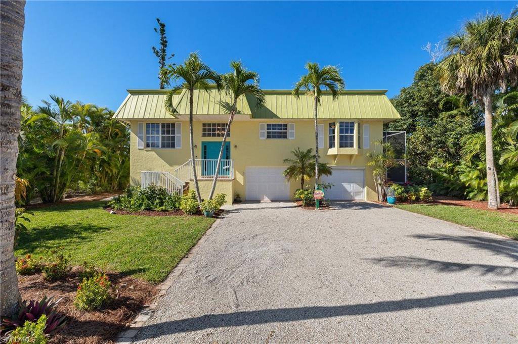 Sanibel, FL 33957,5827 Pine Tree DR