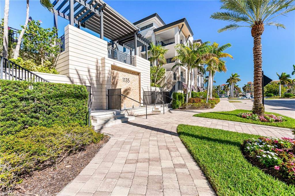 Naples, FL 34102,1135 3rd AVE S #306