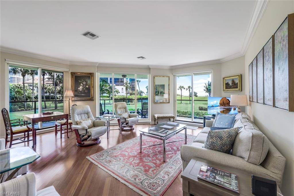 Naples, FL 34103,4901 Gulf Shore BLVD N #104