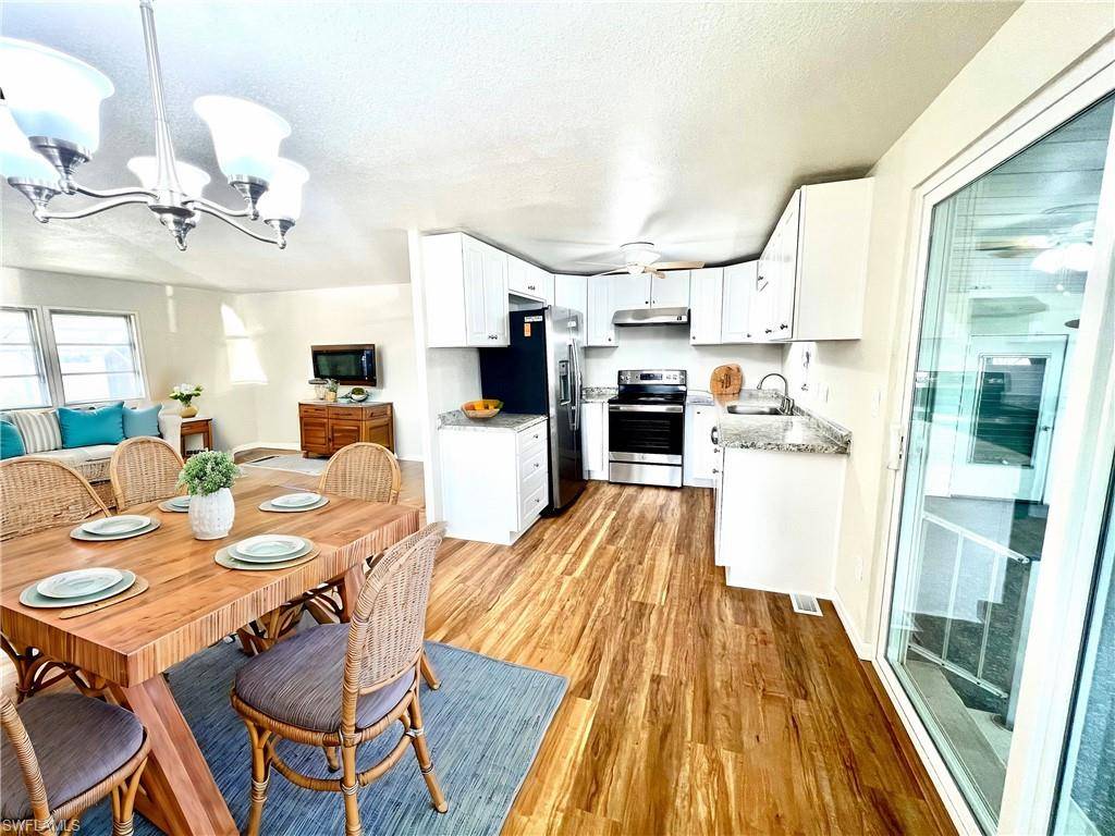 Fort Myers, FL 33908,274 Yorkshire AVE