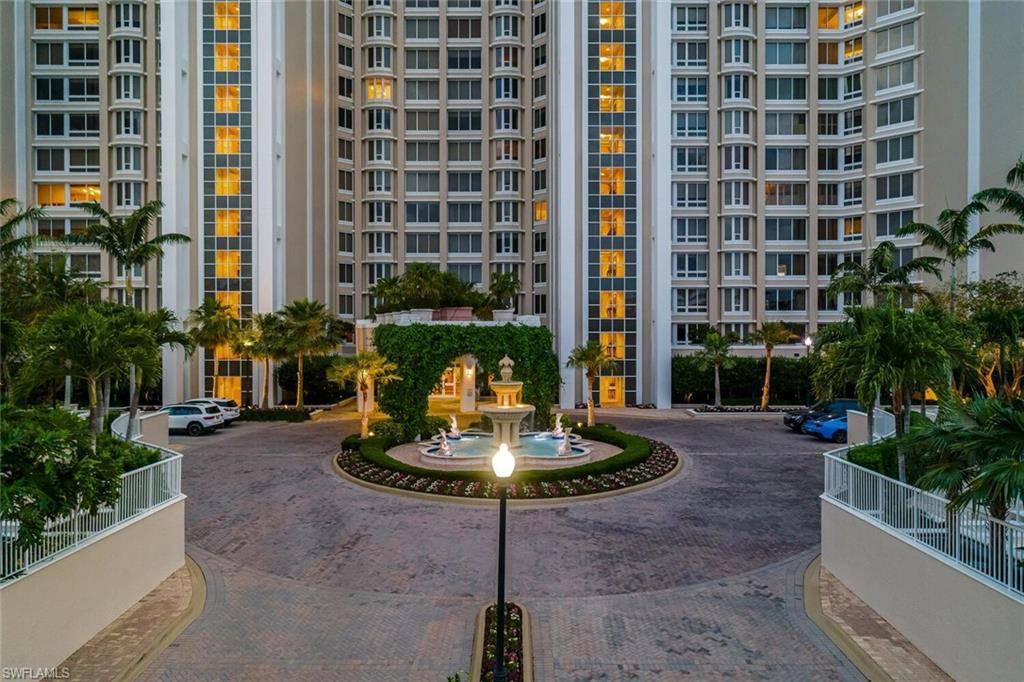 Naples, FL 34108,7117 Pelican Bay BLVD #1806