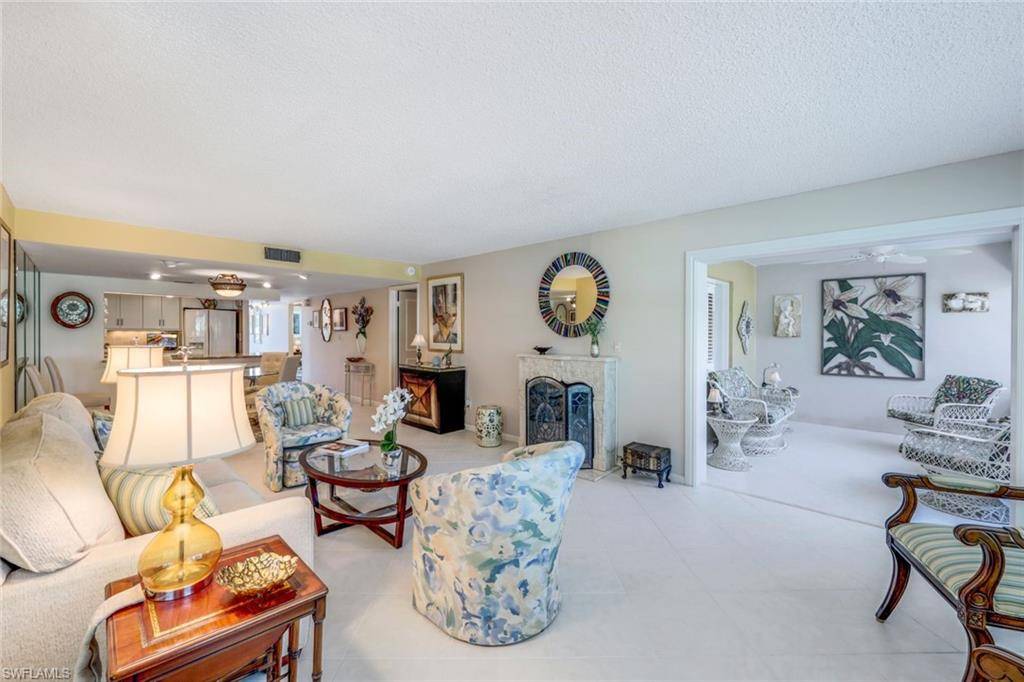 Naples, FL 34103,4200 Belair LN #211