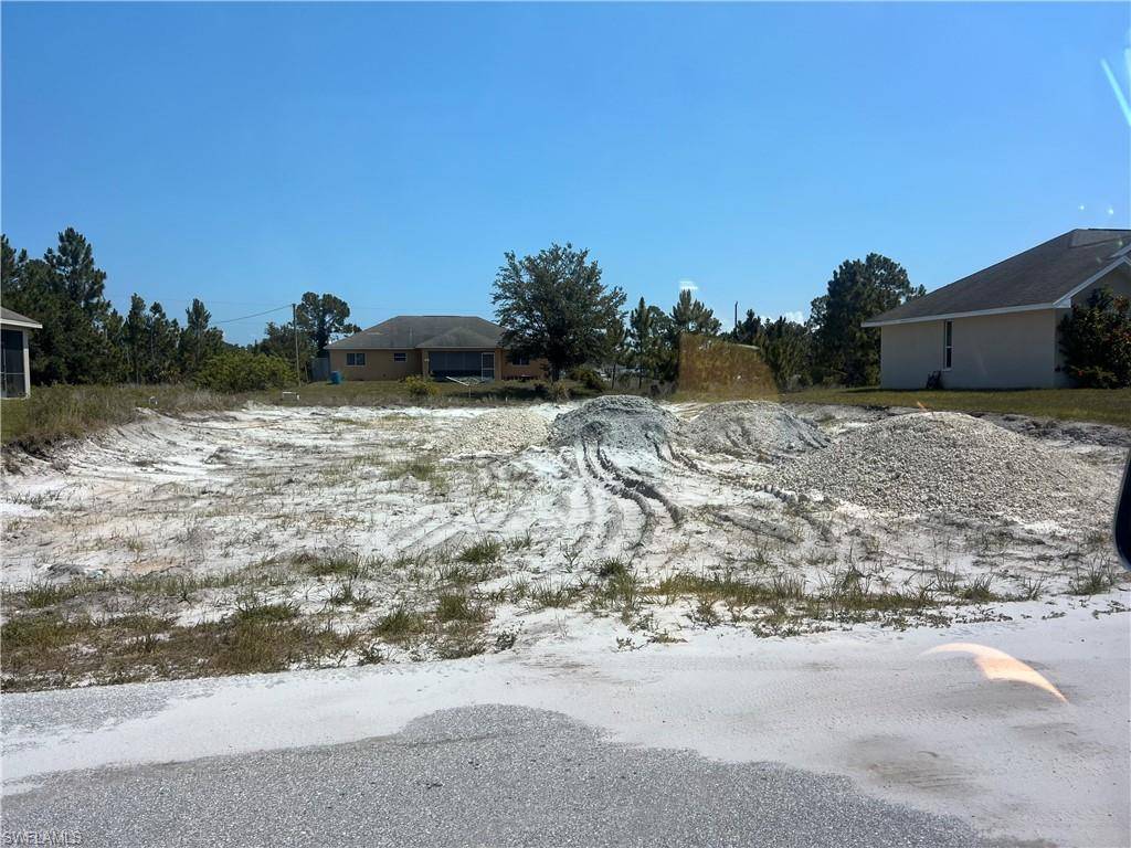 Lehigh Acres, FL 33974,1213 Dodwin ST E