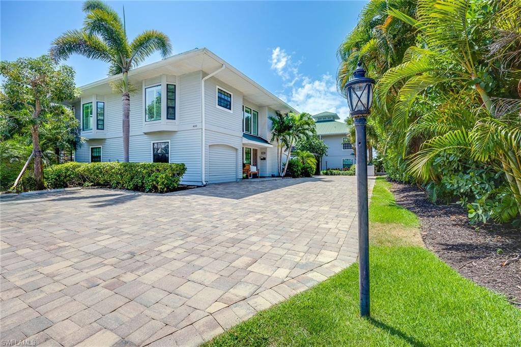 Naples, FL 34102,392 7th AVE S #4