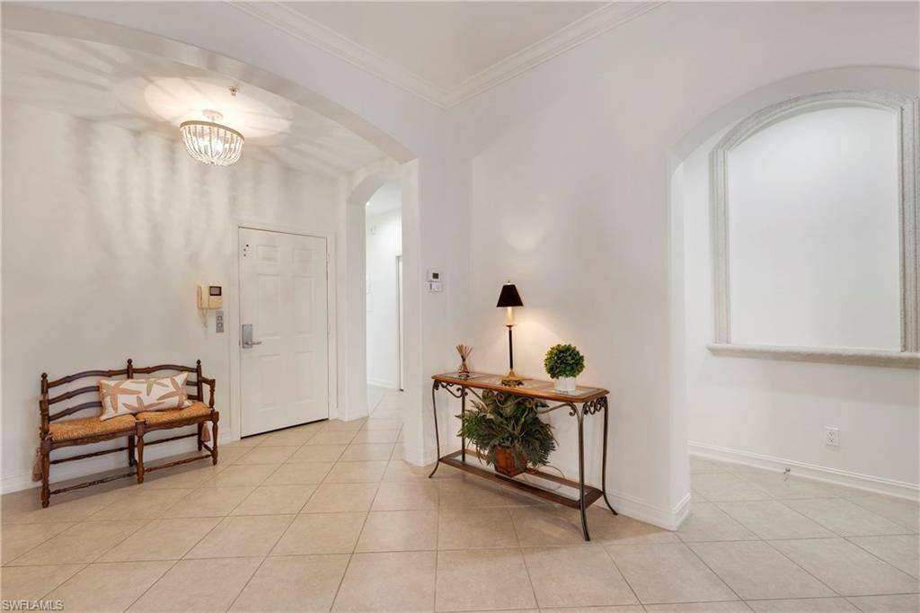 Naples, FL 34109,2863 Tiburon BLVD E #102