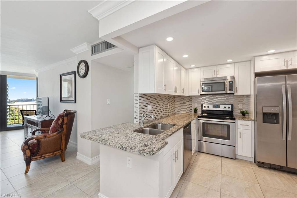 Marco Island, FL 34145,380 Seaview CT #1607