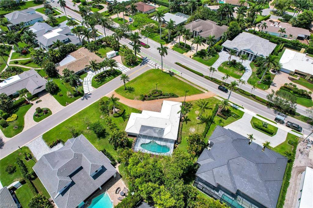 Naples, FL 34103,740 Park Shore DR