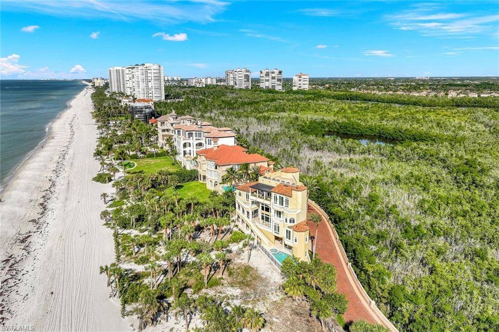 Naples, FL 34108,7425 Bay Colony DR