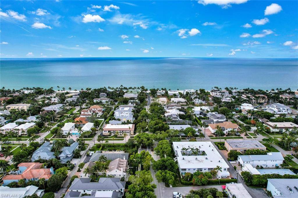 Naples, FL 34102,288 2nd ST S #288