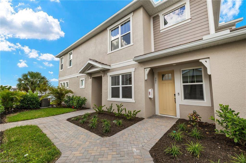 Naples, FL 34112,4557 Arboretum CIR #201