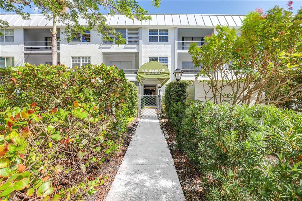 Naples, FL 34102,72 7th ST S #105