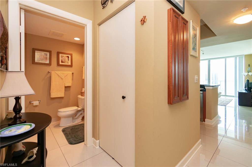 Fort Myers, FL 33916,3000 Oasis Grand BLVD #1406