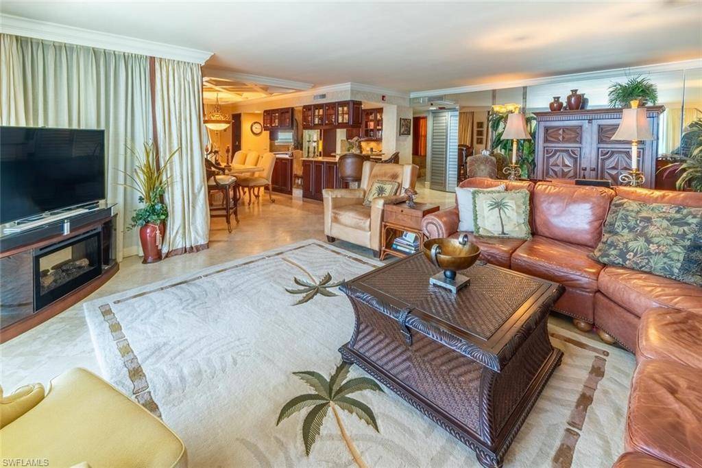 Naples, FL 34108,10701 Gulf Shore DR #1002