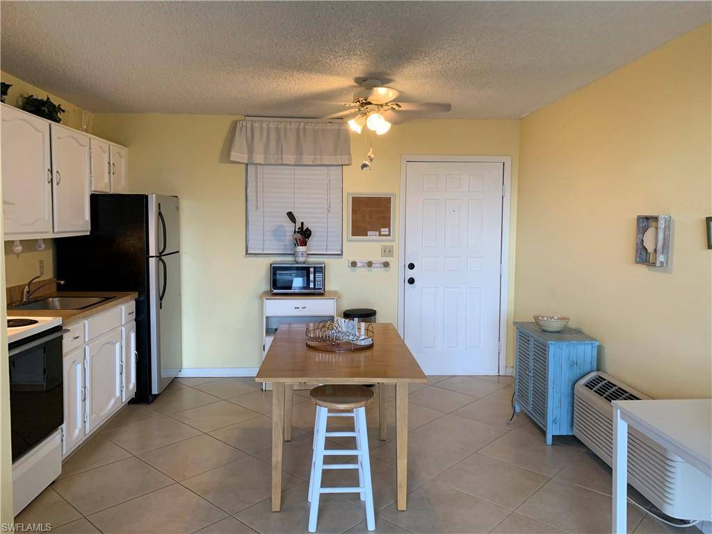 Bonita Springs, FL 34134,5500 Bonita Beach RD #408