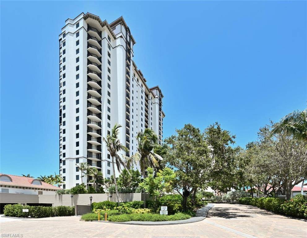 Naples, FL 34108,7225 Pelican Bay BLVD #2004