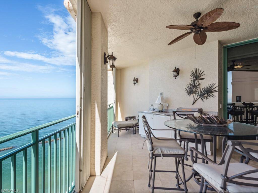 Marco Island, FL 34145,960 Cape Marco DR #2006