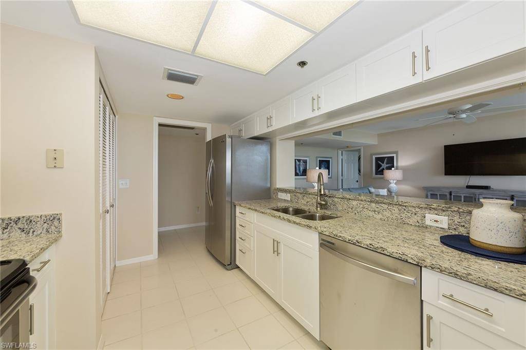 Naples, FL 34108,5550 Heron Point DR #802