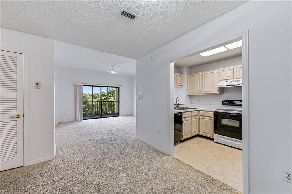 Naples, FL 34110,900 Arbor Lake DR #9-307