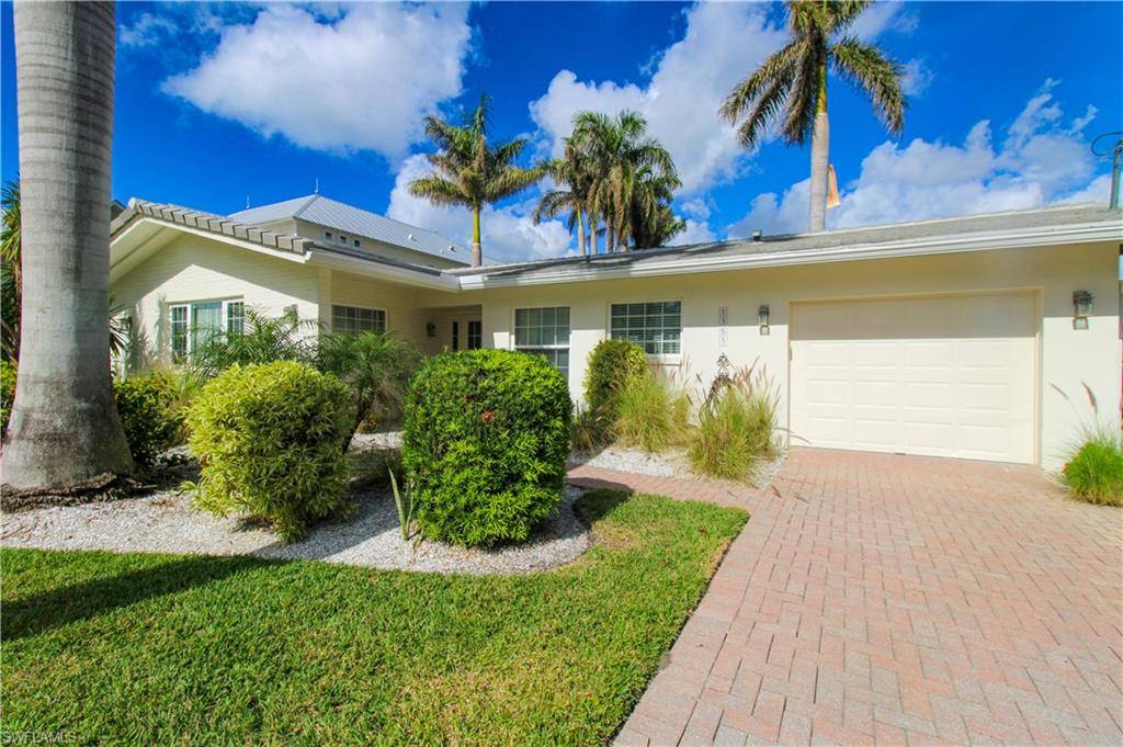 Naples, FL 34102,1353 Pelican AVE