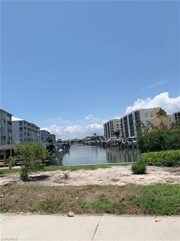 Fort Myers Beach, FL 33931,4471 Bay Beach LN #351