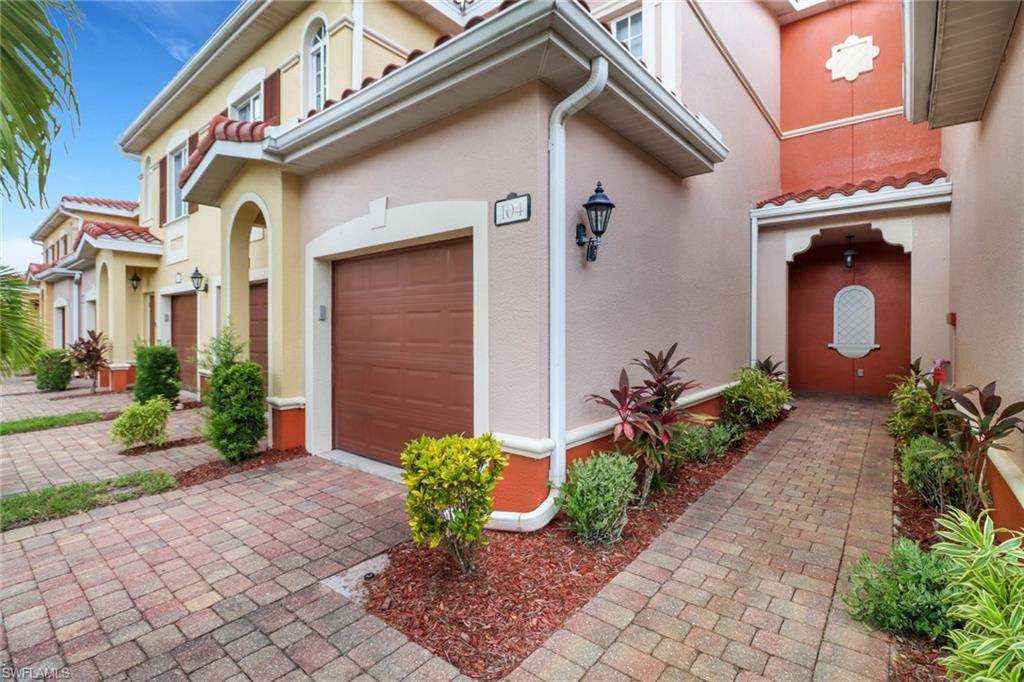 Estero, FL 33928,20261 Estero Gardens CIR #104