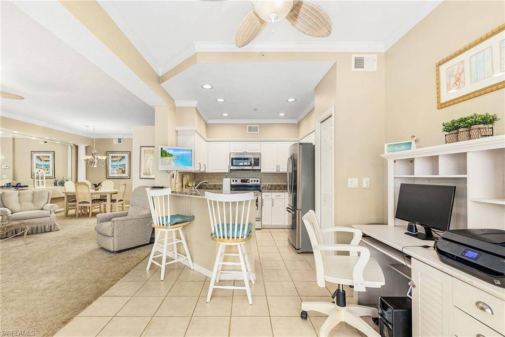 Naples, FL 34109,2130 Aberdeen LN #9-102