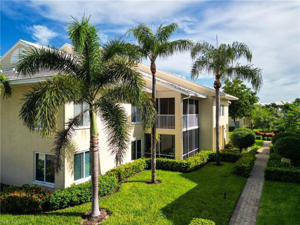 Naples, FL 34108,5811 GLENCOVE DR #1007