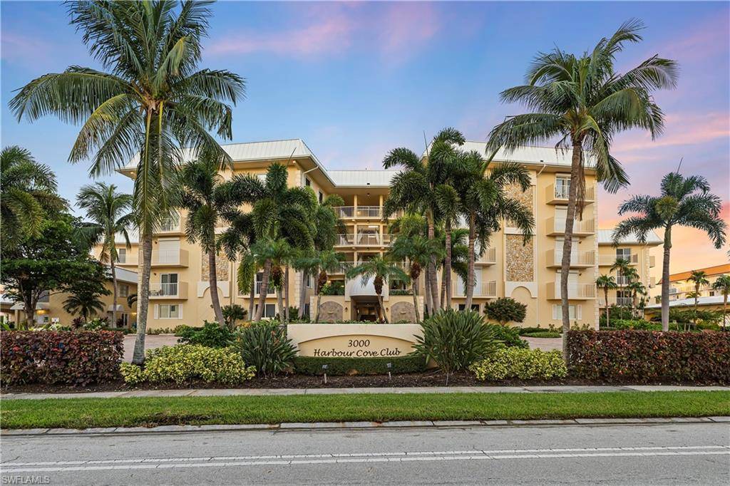 Naples, FL 34103,3000 Gulf Shore BLVD N #211