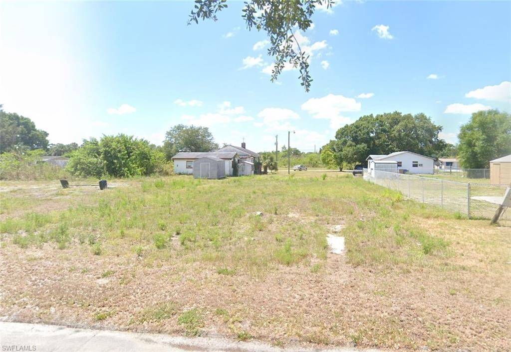 Alva, FL 33920,23180 Avenue B