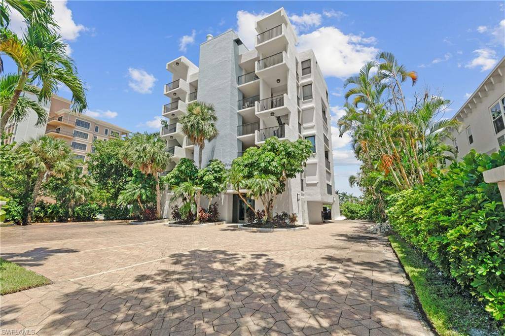 Naples, FL 34108,10562 Gulf Shore DR #101/102