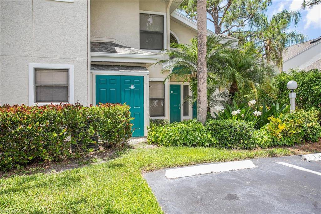 Naples, FL 34108,81 EMERALD WOODS DR #M8