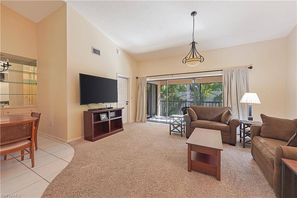 Fort Myers, FL 33907,7116 Lakeridge CT #205