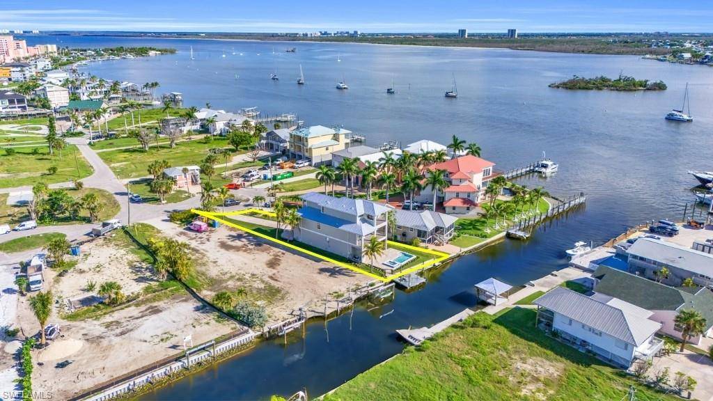 Fort Myers Beach, FL 33931,745 Matanzas CT