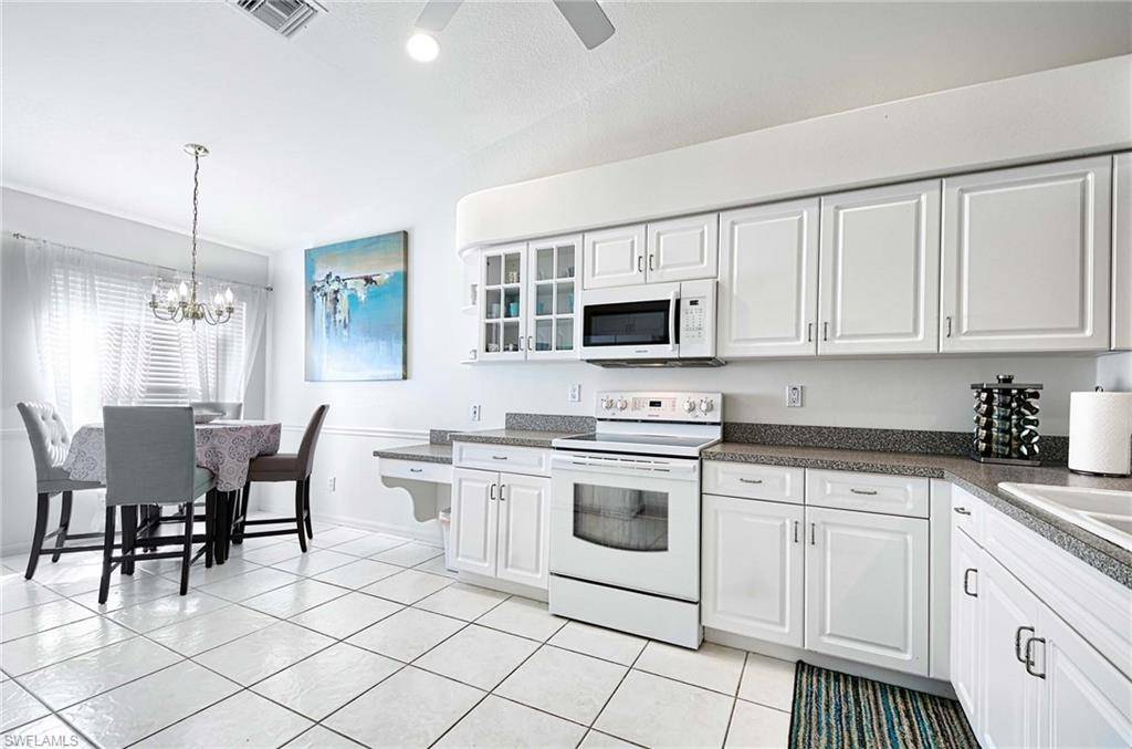 Naples, FL 34119,8535 Ibis Cove CIR #M661