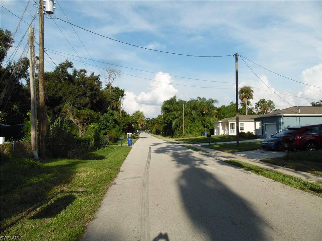 North Fort Myers, FL 33903,556 Clark ST