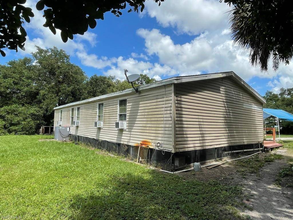 Labelle, FL 33935,4605 W State Road 80