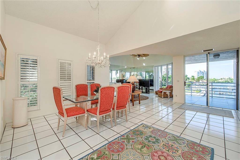 Naples, FL 34103,4560 Gulf Shore BLVD N #3-313